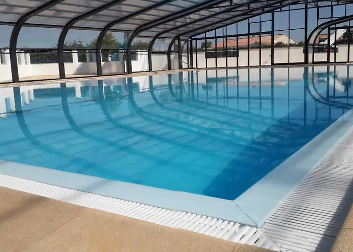 Pour 6, De Avec Piscine Dağ evi *