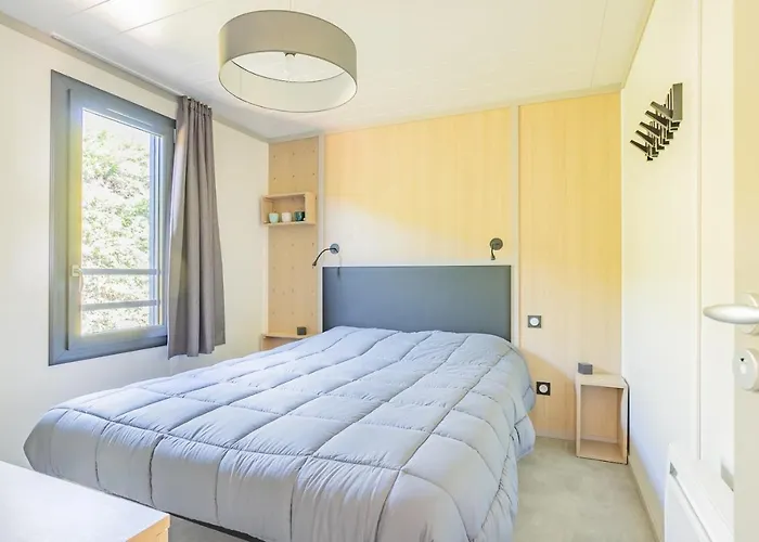 Chalet Pour 6, Résidence De Avec Piscine